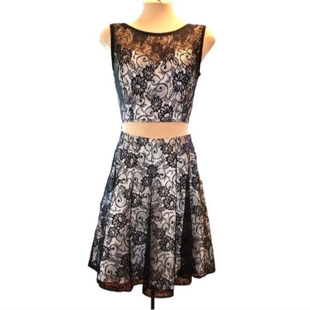 Ally's Collection NWT 2 Piece Black and Ivory Lace‎ Overlay Formal Dress Size XL